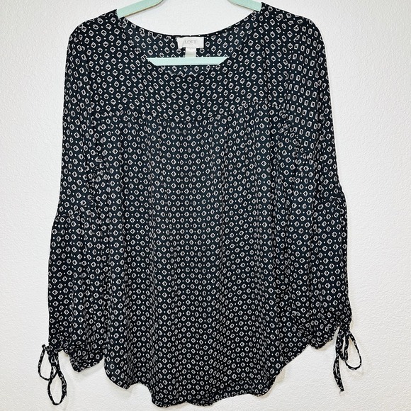 LOFT Tops - LOFT Women's Large Black White Geometric Print Blouse Long Sleeve Tie Cuff Top